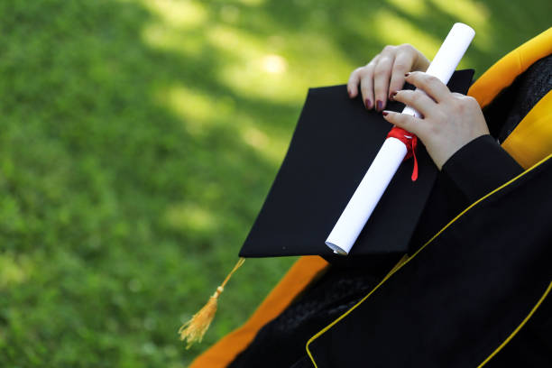 lugares donde venden diplomas falsos